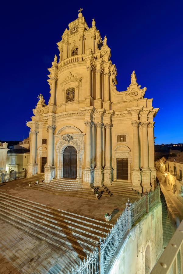 Appartamenti Vista Duomo - Ibla - Pomelia รากูซา ภายนอก รูปภาพ